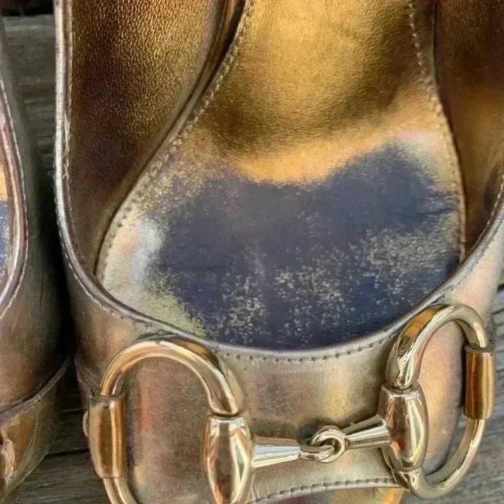 Gucci  metallic leather shoes with buckle - Picture 10 of 14